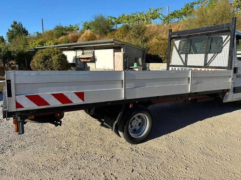 Usado Iveco Daily 166 HP (122 kW) 2003 Branco Carrinha