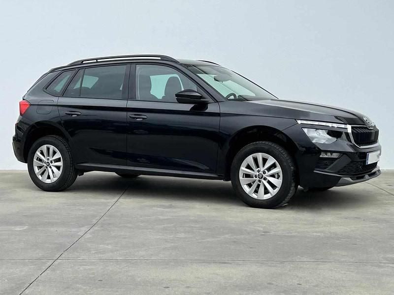 Usado Skoda Kamiq 110 HP (80 kW) 2025 Preto SUV