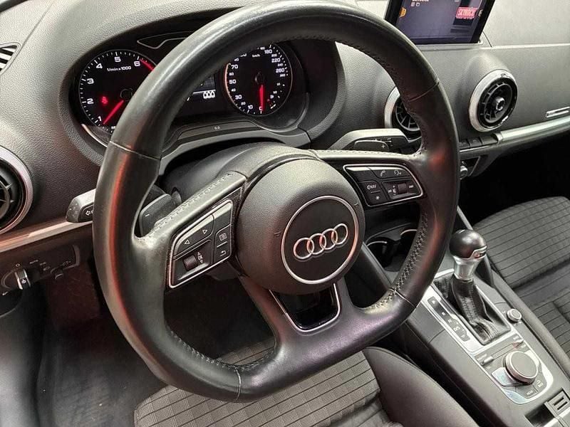 Cinza Usado 2020 Audi A3 Sedan | € 22.990 (Preço elevado) - Imagem 1/1