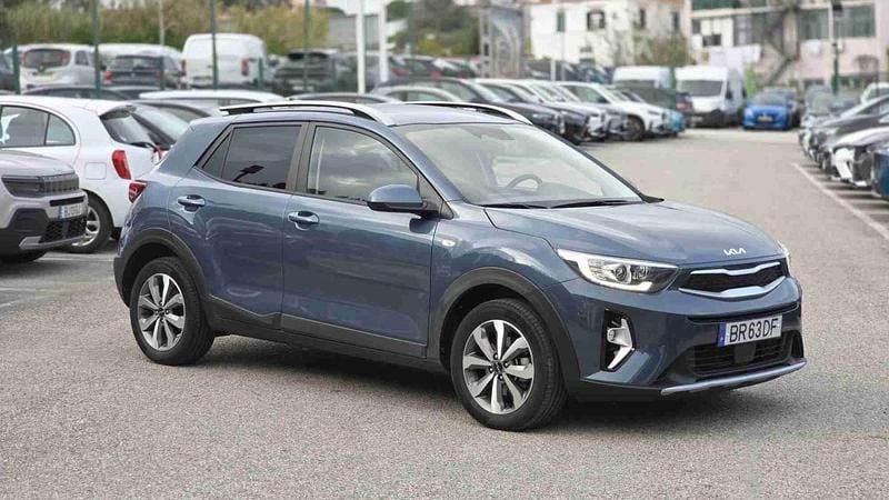 Azul Usado 2025 Kia Stonic SUV | € 17.990 (Preço justo) - Imagem 1/4