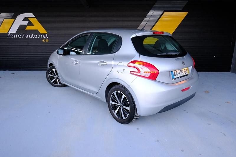 Usado Peugeot 208 Access 68 HP (50 kW) 2014 Cinza Citadino