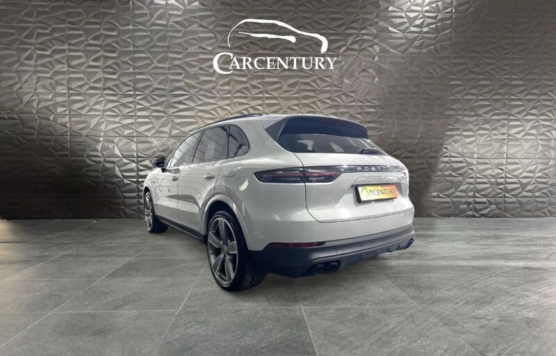 Usado Porsche Cayenne Platinum Edition 462 HP (339 kW) 2022 Cinza SUV