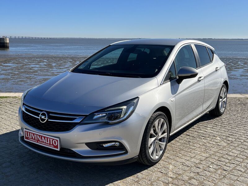 Cinza Usado 2016 Opel Astra Dynamic | € 11.500 (Preço justo) - Imagem 1/4