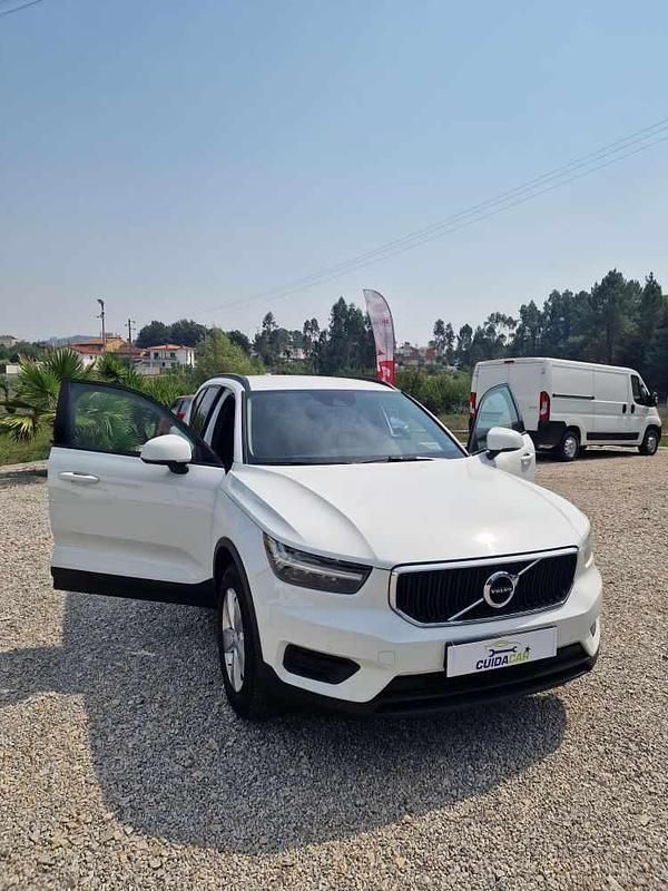 Usado Volvo XC40 150 HP (110 kW) 2019 Branco SUV