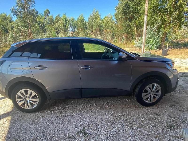 Cinzento Usado 2019 Peugeot 3008 | € 17.000 (Super Preço) - Imagem 1/4