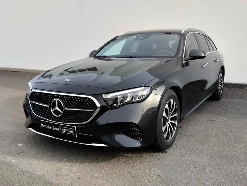Cinza graphite Usado 2024 Mercedes E220 Advanced Carrinha | € 58.900 - Imagem 1/4