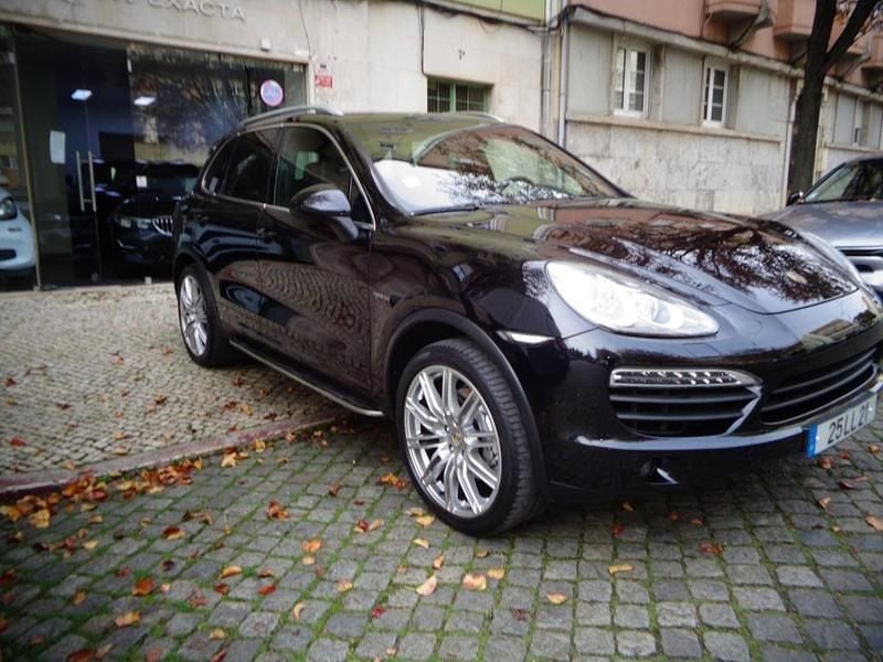 Usado Porsche Cayenne 333 HP (244 kW) 2010 Preto SUV