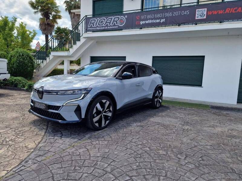 Cinzento Usado 2023 Renault Mégane | € 37.250 (Caro) - Imagem 1/4