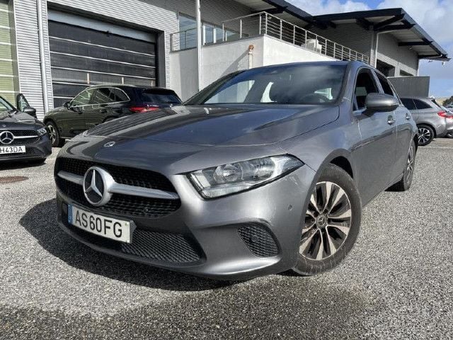Cinza mountain Usado 2022 Mercedes A160 | € 28.900 (Bom preço) - Imagem 1/4