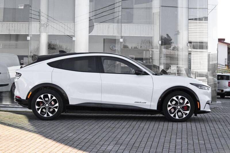 Usado Ford Mustang Mach-E 258 kW (351 HP) 2022 Branco SUV