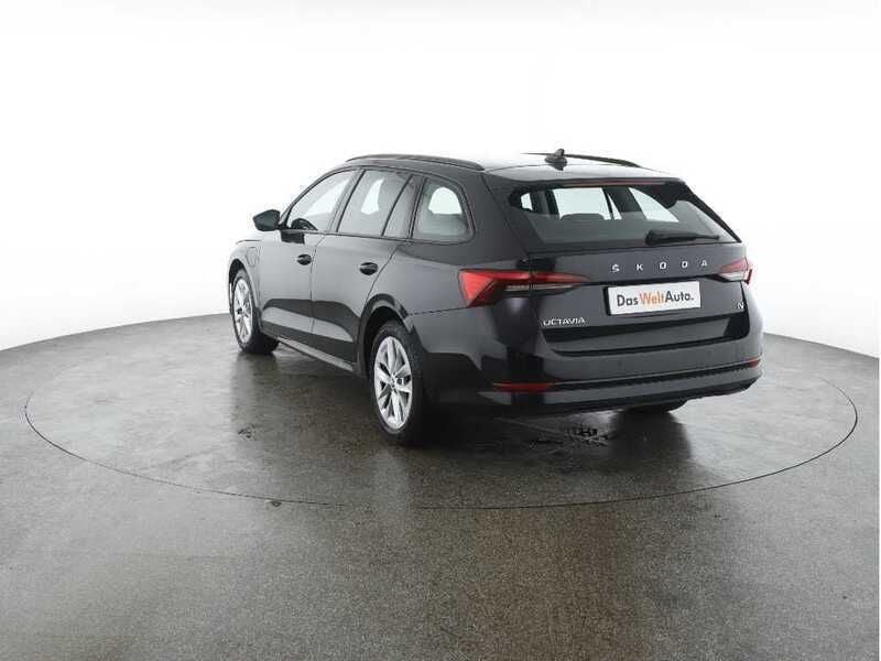 Usado Skoda Octavia Style 204 HP (150 kW) 2022 Preto metalizado Carrinha