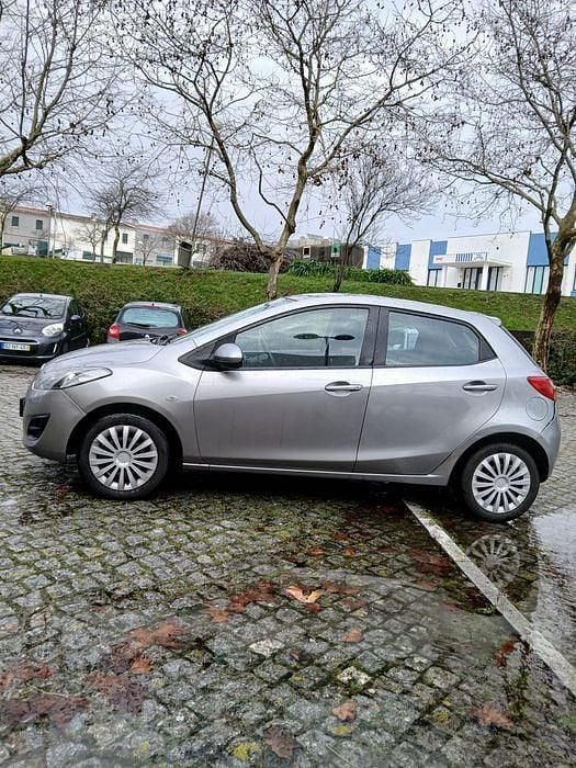 Usado Mazda 2 Comfort 75 HP (55 kW) 2011 Citadino