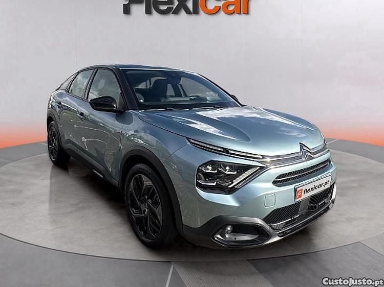 Usado Citroën C4 Feel 131 HP (96 kW) 2022 Verde SUV