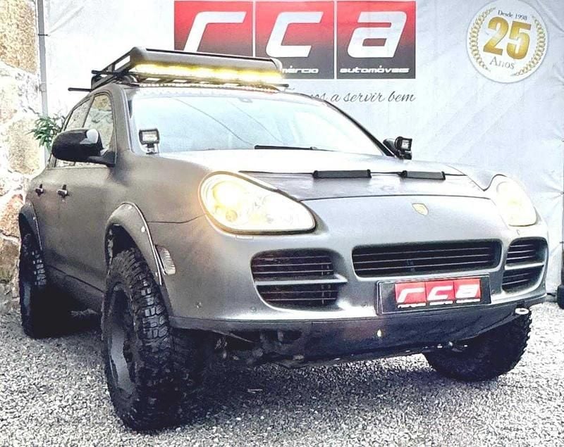 Cinzento Usado 2003 Porsche Cayenne SUV | € 22.990 - Imagem 1/4