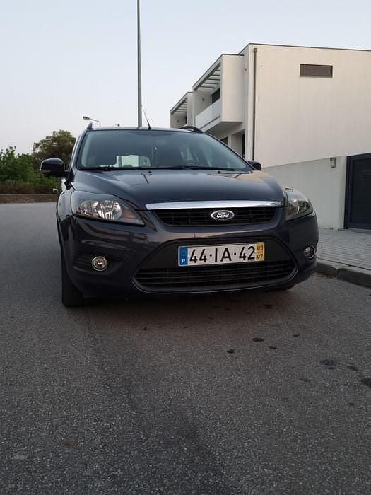 Usado 2009 Ford Focus Sedan | € 4.580 (Preço justo) - Imagem 1/4