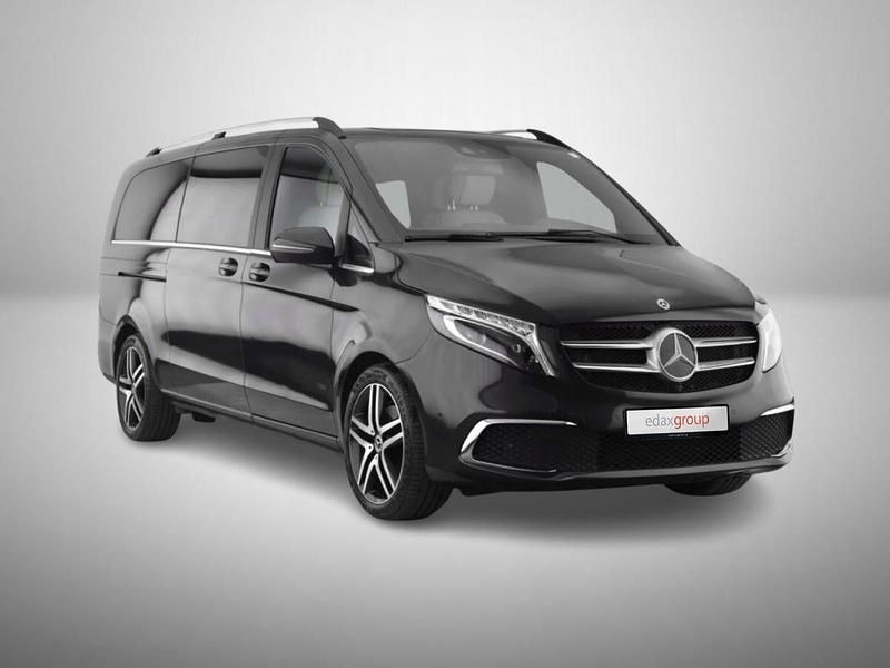 Preto Usado 2022 Mercedes V300 Avantgarde Monovolume | € 145.900 - Imagem 1/4