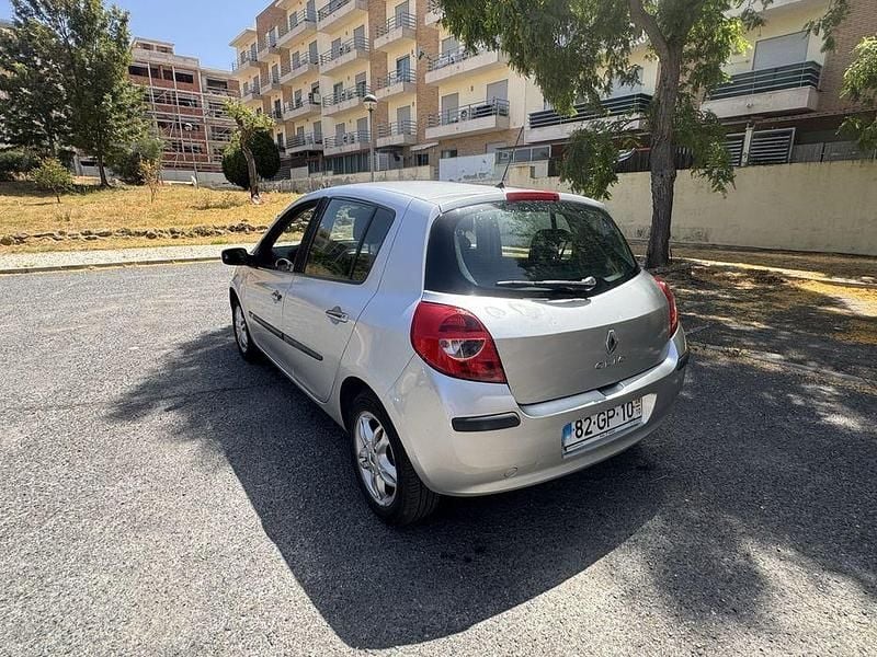 Usado 2008 Renault Clio II Sedan | € 3.950 (Preço elevado) - Imagem 1/4