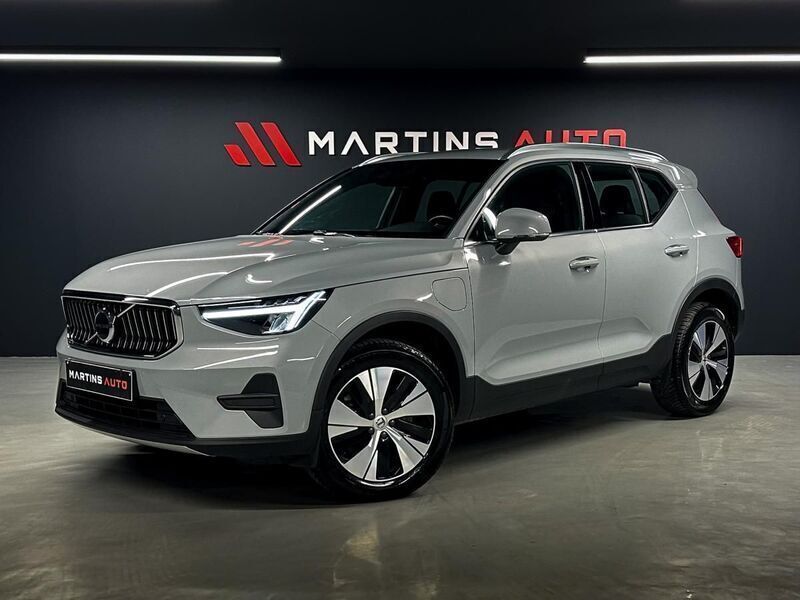 Cinza Usado 2023 Volvo XC40 Inscription SUV | € 36.990 (Preço justo) - Imagem 1/4
