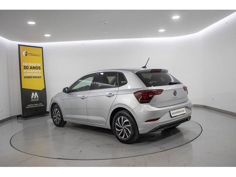 Usado VW Polo Life 95 HP (69 kW) 2023 Cinzento Citadino