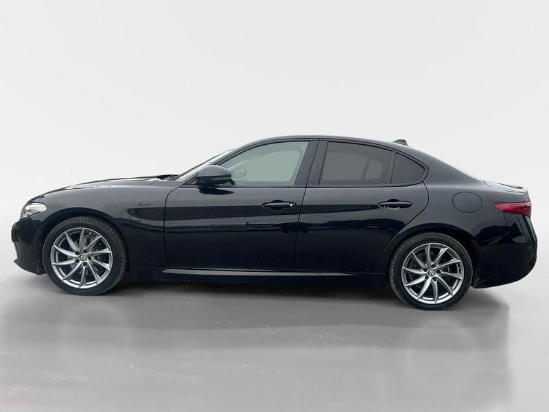 Usado Alfa Romeo Giulia Sprint 190 HP (139 kW) 2022 Preto Sedan