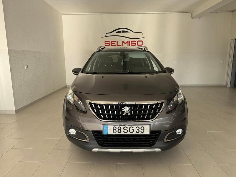 Usado Peugeot 2008 120 HP (88 kW) 2016 Cinzento SUV