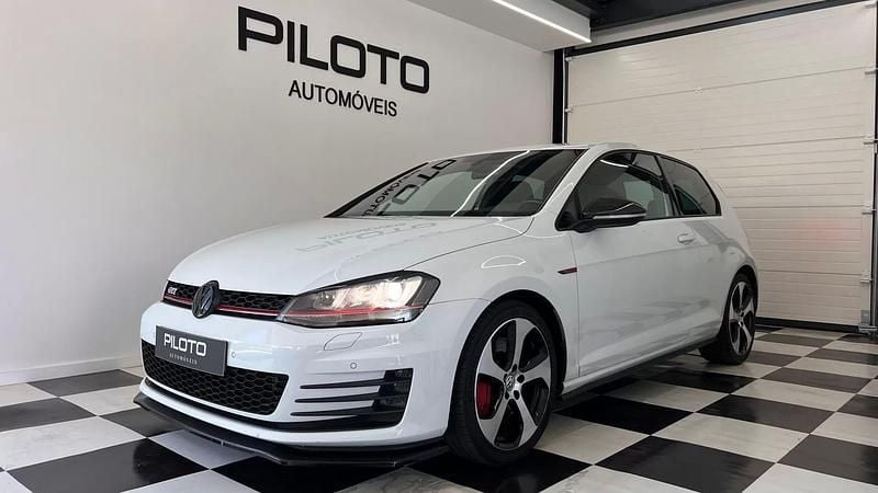Branco Usado 2014 VW Golf VII GTI Citadino | € 22.990 (Preço justo) - Imagem 1/4