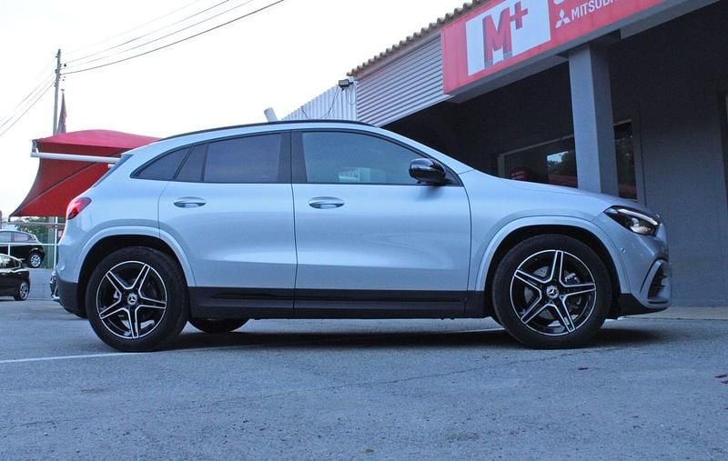 Usado Mercedes GLA180 AMG line 116 HP (85 kW) 2025 Cinza SUV
