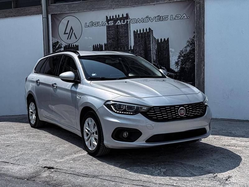 Cinzento Usado 2019 Fiat Tipo Wagon Carrinha | € 8.980 (Preço justo) - Imagem 1/4
