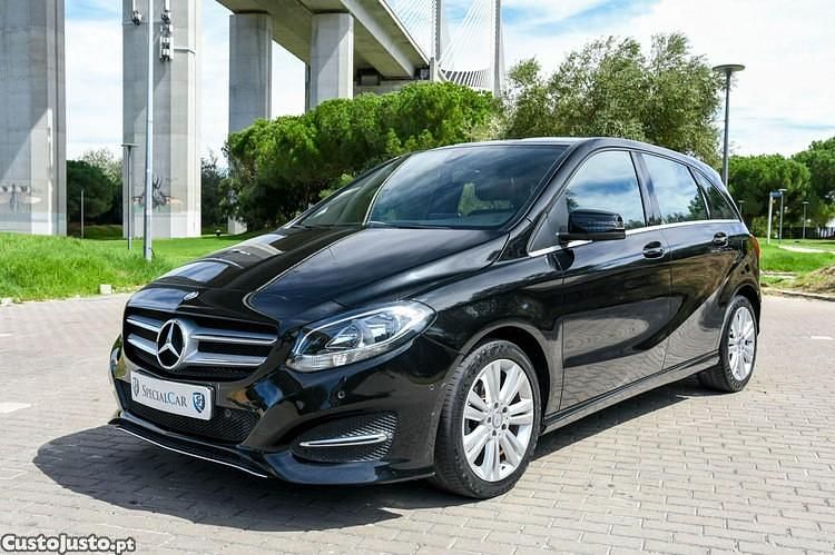 Preto Usado 2015 Mercedes B180 Style Monovolume | € 17.950 (Preço elevado) - Imagem 1/1