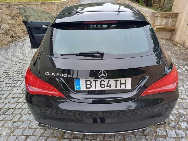 Usado Mercedes CLA200 Shooting Brake 136 HP (100 kW) 2015 Preto Carrinha