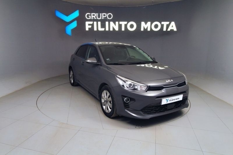 Cinzento Usado 2023 Kia Rio Citadino | € 16.440 (Bom preço) - Imagem 1/1