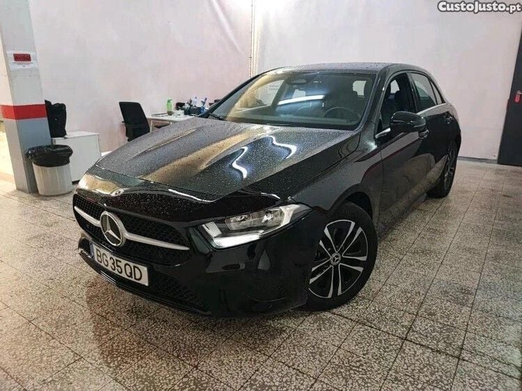 Preto Usado 2024 Mercedes A250 Citadino | € 39.990 (Super Preço) - Imagem 1/1