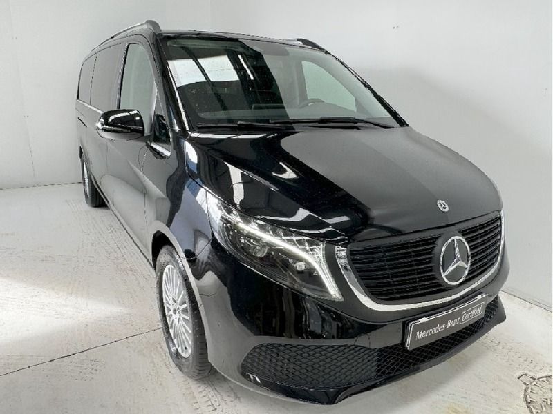 Preto metalizado Usado 2023 Mercedes EQV300 Monovolume | € 67.500 - Imagem 1/4