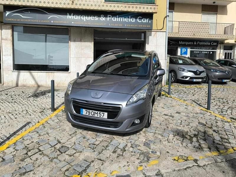 Cinzento Usado 2015 Peugeot 5008 | € 12.499 (Preço justo) - Imagem 1/4