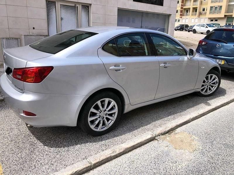 Usado 2007 Lexus IS220d Sport Line Sedan | € 7.390 - Imagem 1/4