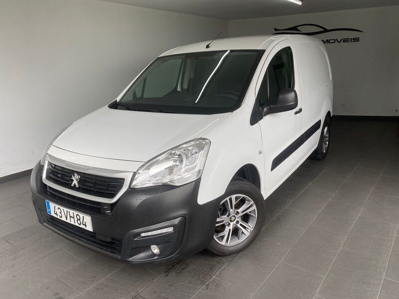 Branco Usado 2018 Peugeot Partner Monovolume | € 11.250 (Preço justo) - Imagem 1/4