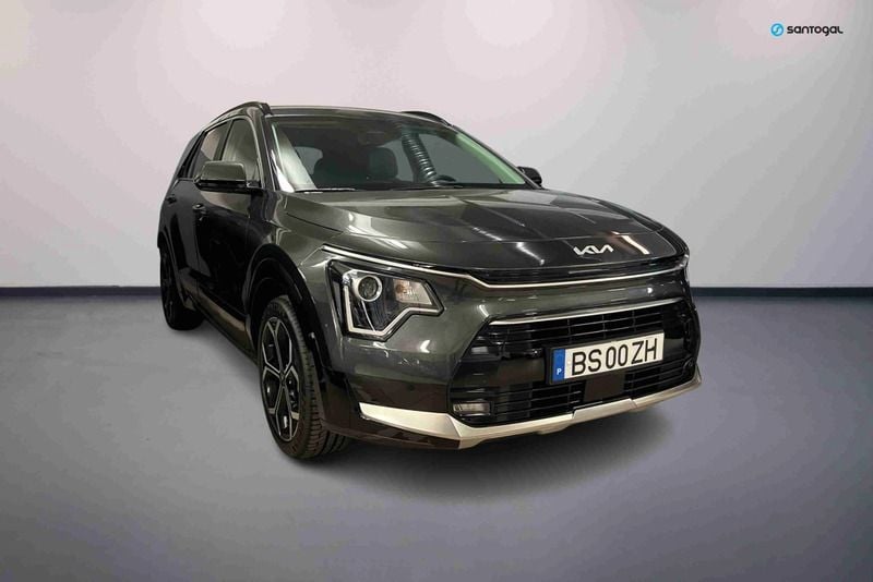 Cinzento Novo 2024 Kia Niro SUV | € 33.490 (Preço elevado) - Imagem 1/4