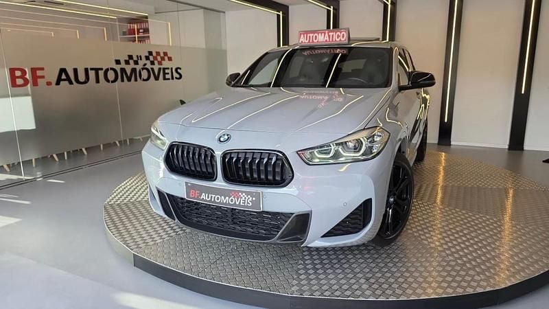 Cinzento Usado 2023 BMW X2 SUV | € 35.500 - Imagem 1/4