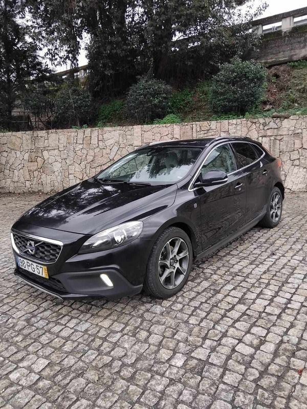 Preto Usado 2014 Volvo V40 CC Carrinha | € 12.950 (Preço justo) - Imagem 1/4