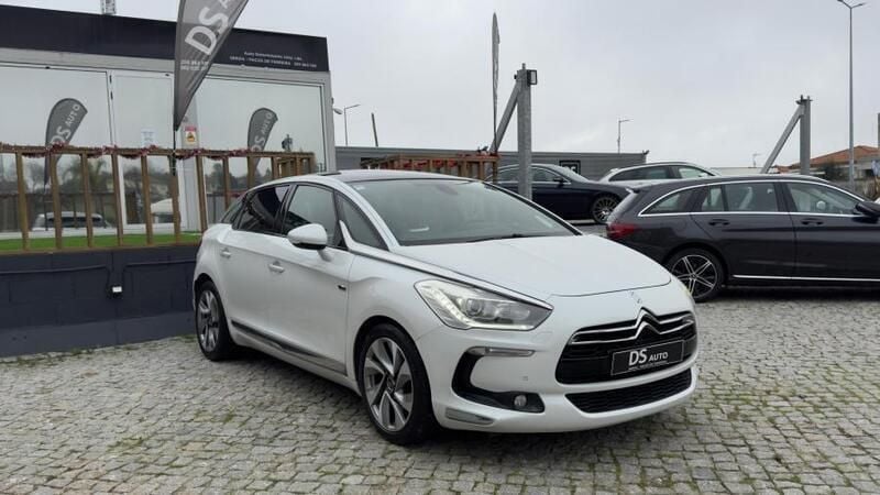 Branco Usado 2014 Citroën DS5 Citadino | € 12.900 (Preço justo) - Imagem 1/4