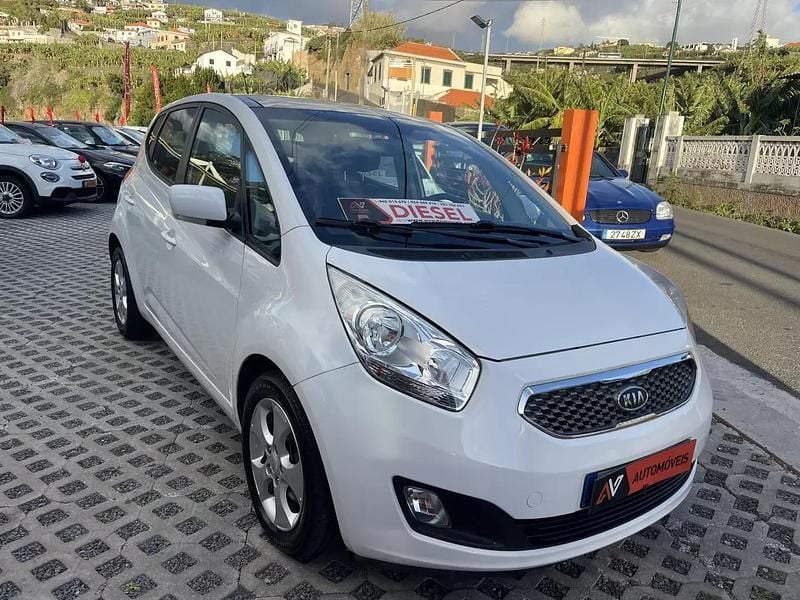 Branco Usado 2011 Kia Venga Citadino | € 6.950 - Imagem 1/4