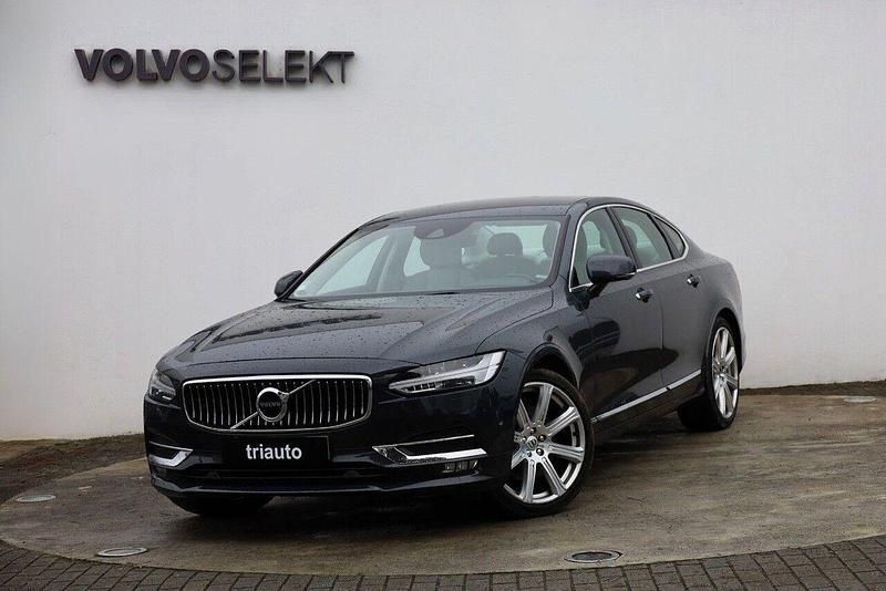Cinzento Usado 2016 Volvo S90 Inscription Sedan | € 27.400 - Imagem 1/4