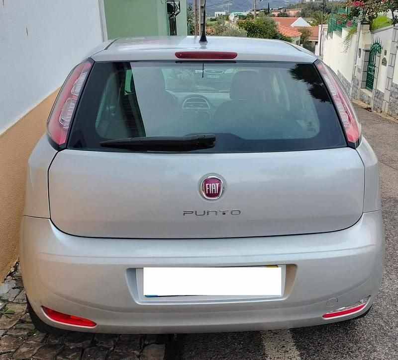 Cinzento Usado 2013 Fiat Punto Citadino | € 6.499 (Preço justo) - Imagem 1/4