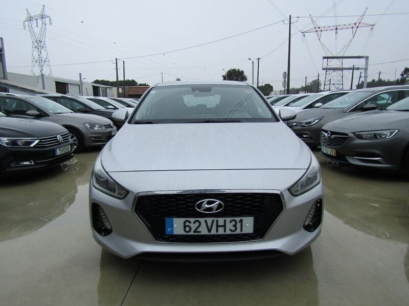 Cinza Usado 2018 Hyundai i30 Comfort | € 15.000 (Preço justo) - Imagem 1/4