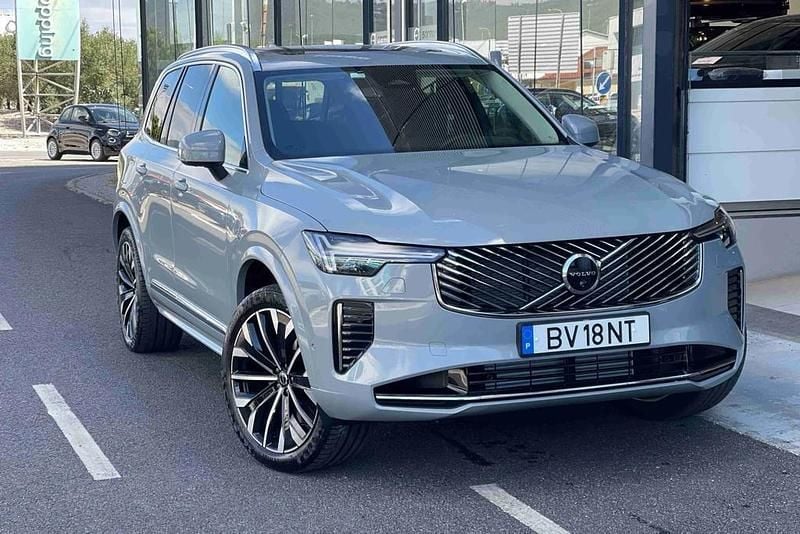 Cinzento Novo 2025 Volvo XC90 Plus SUV | € 88.000 - Imagem 1/4