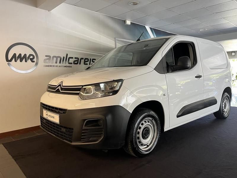 Branco Usado 2021 Citroën Berlingo Shine Monovolume | € 14.900 (Preço justo) - Imagem 1/4