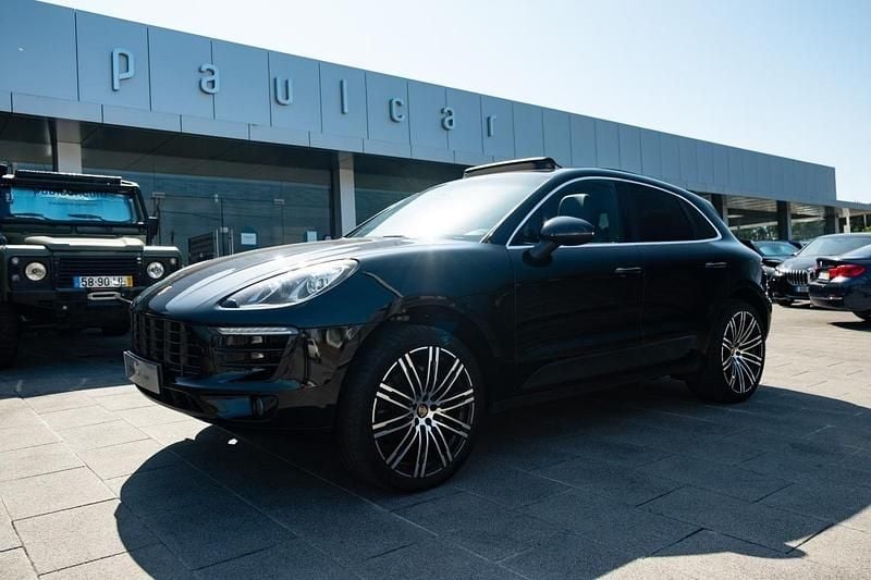Preto Usado 2014 Porsche Macan SUV | € 37.900 - Imagem 1/4