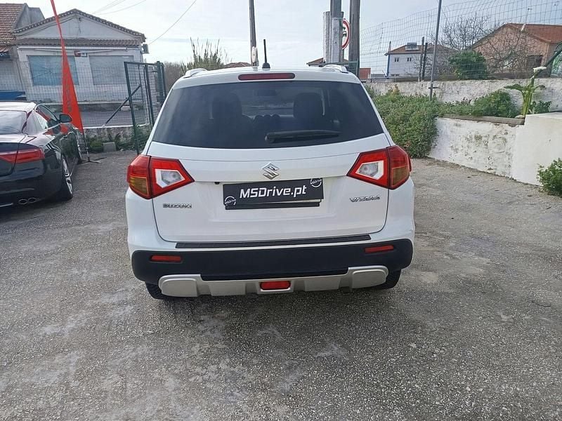 Usado Suzuki Vitara GLX 120 HP (88 kW) 2015 Branco SUV