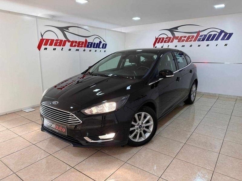 Preto Usado 2016 Ford Focus Titanium Citadino | € 13.900 (Caro) - Imagem 1/4