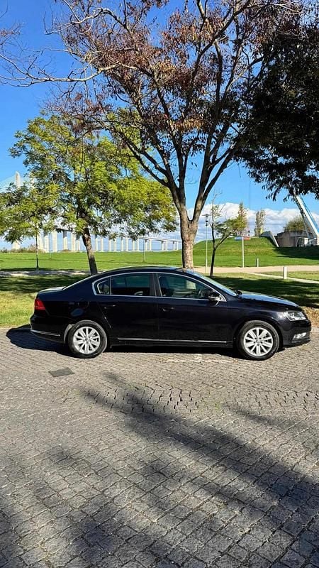 Usado VW Passat 105 HP (77 kW) 2011 Preto Sedan
